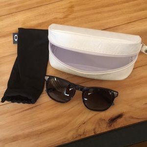 Women’s Oakley Sunglasses style: Ringer in navy